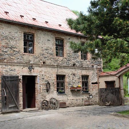 Apartamento Na koňské farmě Malecov Exterior foto